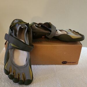 Vibram Five Fingers (W119 Sprint) Size 41 Slate color New in BOX